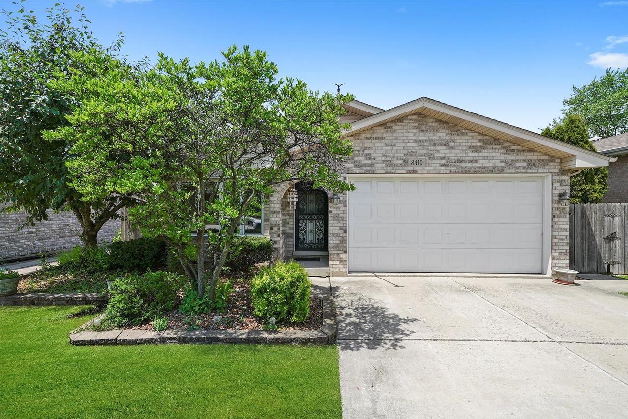 8410 S 78th Ave., Bridgeview, IL 60455