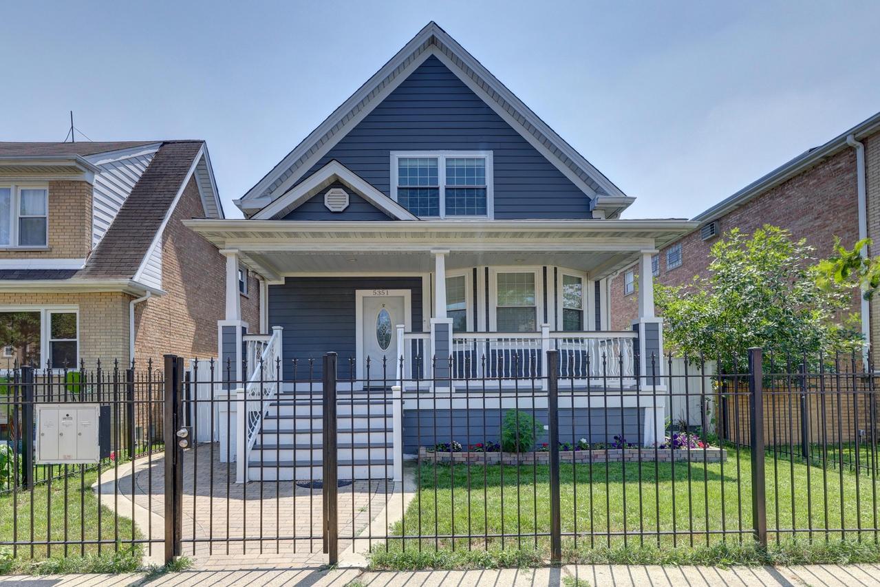 5351 W Foster Ave., Chicago, IL 60630