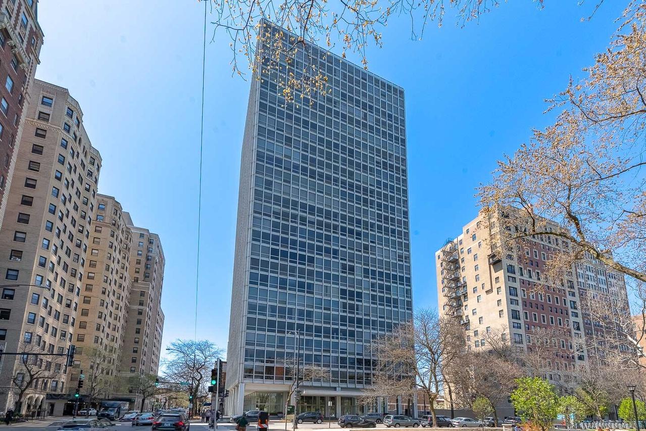 2400 N Lakeview Ave. #1706, Chicago, IL 60614