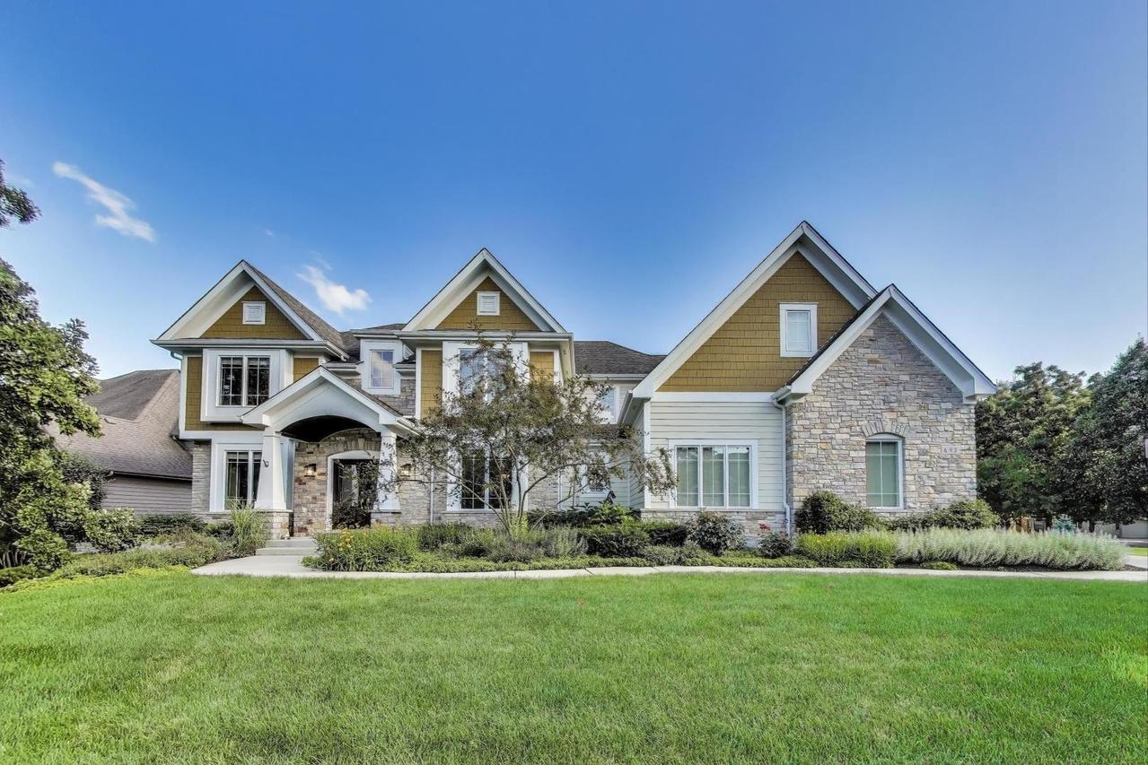 643 Oak Ln., South Elgin, IL 60177