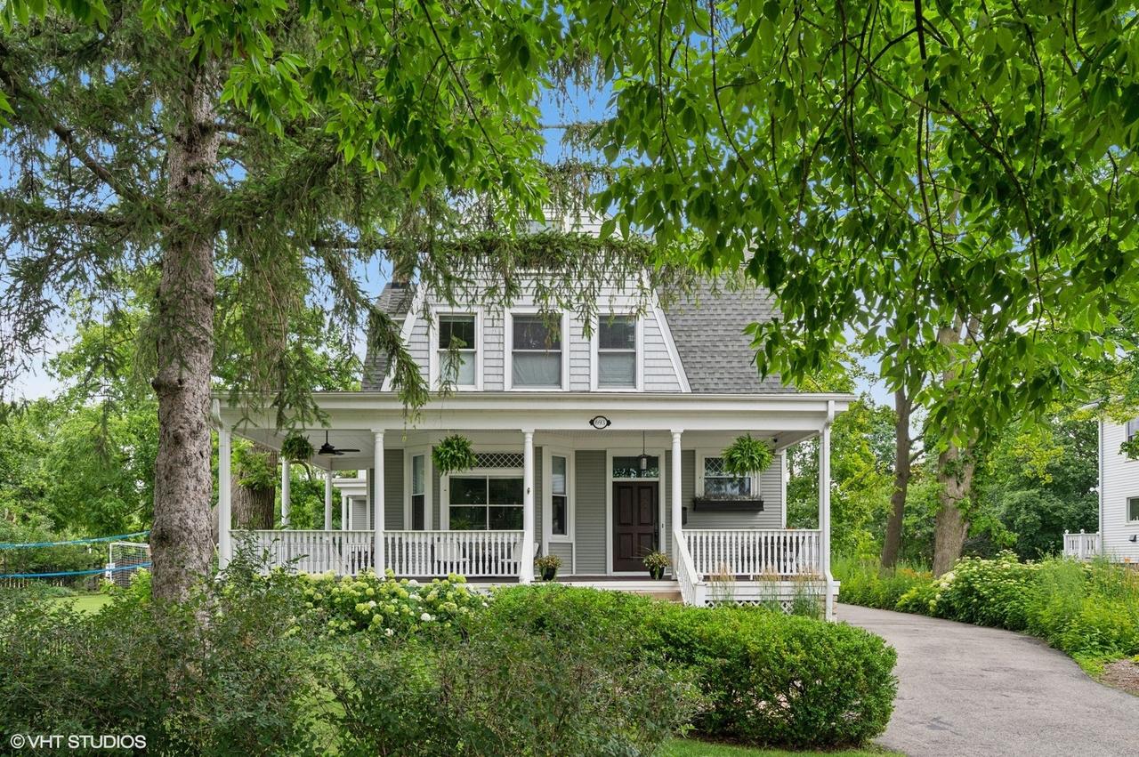 693 Greenwood Ave., Glencoe, IL 60022
