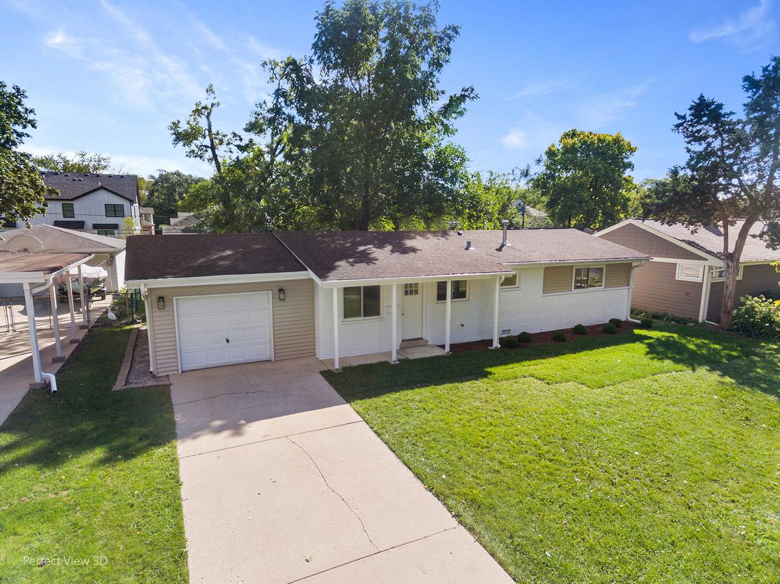 1329 N Wilke Rd., Arlington Heights, IL 60004