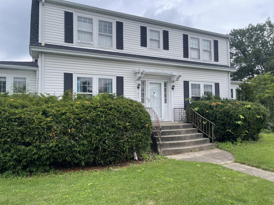 210 S Grace St., Lombard, IL 60148