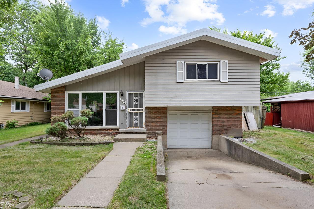 15230 Meadow Ln., Dolton, IL 60419