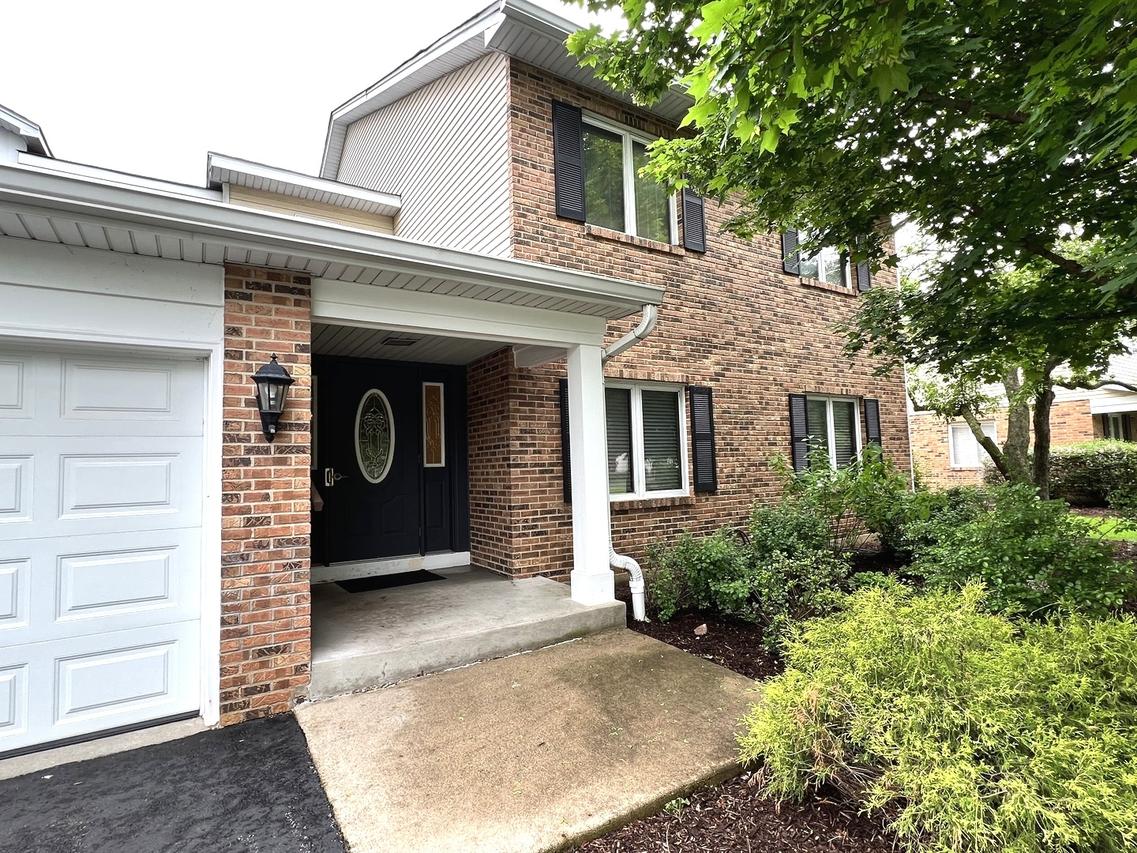 630 Zaininger Ave. #D, Naperville, IL 60563