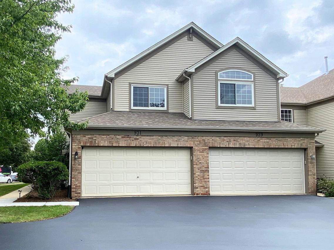 931 Asbury Dr., Aurora, IL 60502