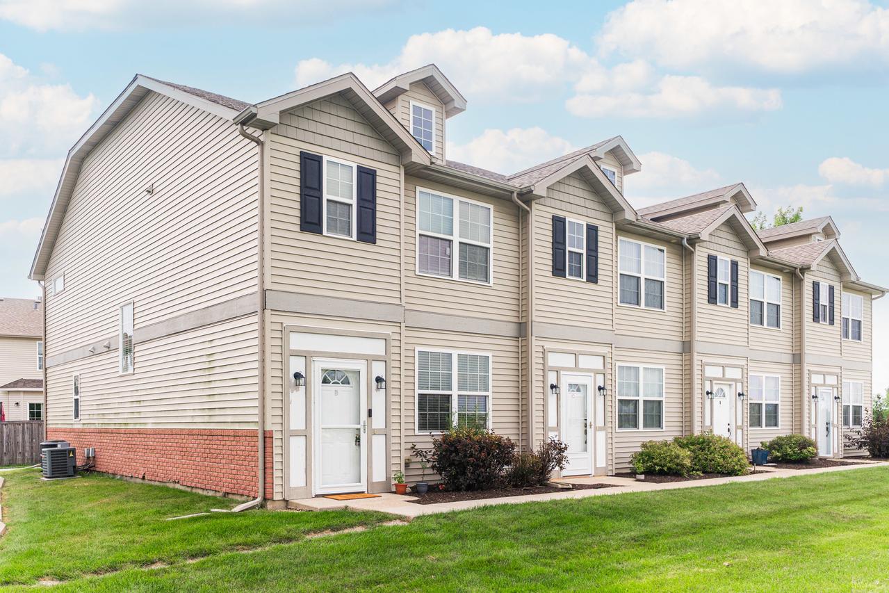 257 Bent Grass Cir. #D, Dekalb, IL 60115