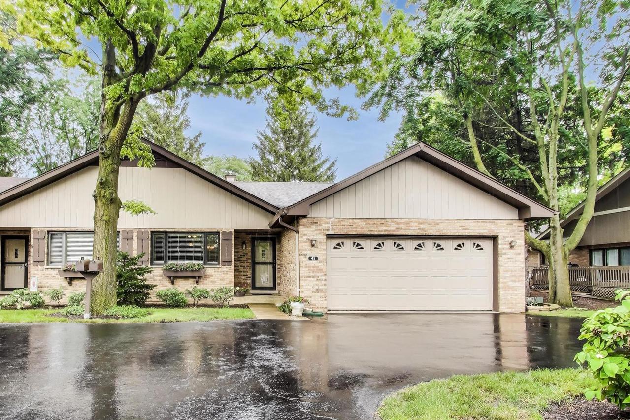 45 Castle Rock Ln., Bloomingdale, IL 60108