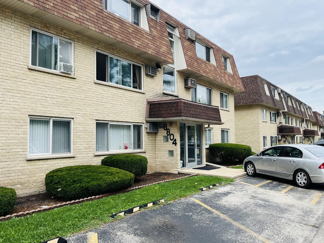 8804 Briar Ct. #2A, Des Plaines, IL 60016