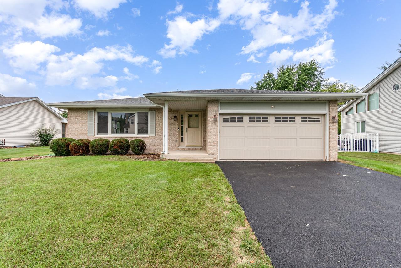 265 Hickory Oaks Dr., Bolingbrook, IL 60490