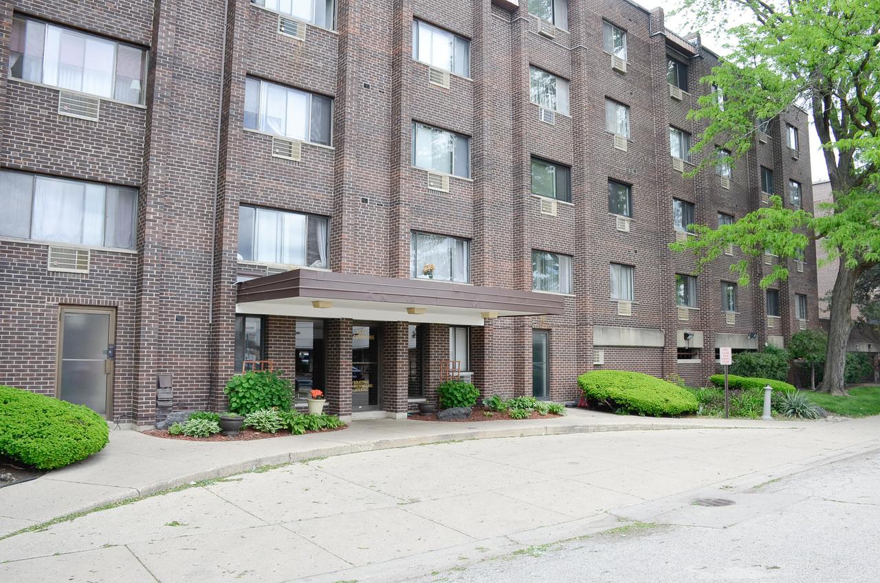4624 N Commons Dr. #306E, Chicago, IL 60656