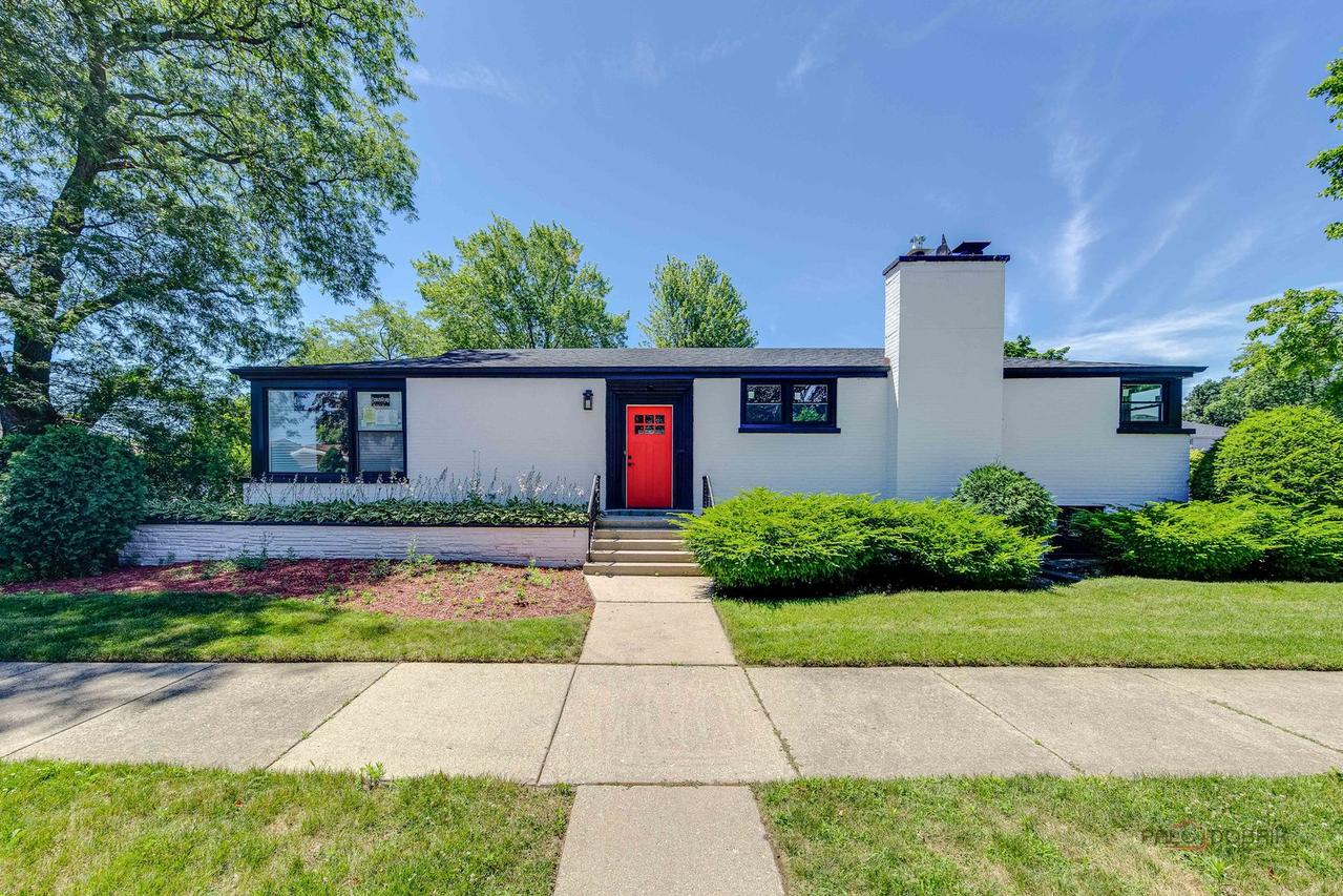 4021 W Estes Ave., Lincolnwood, IL 60712