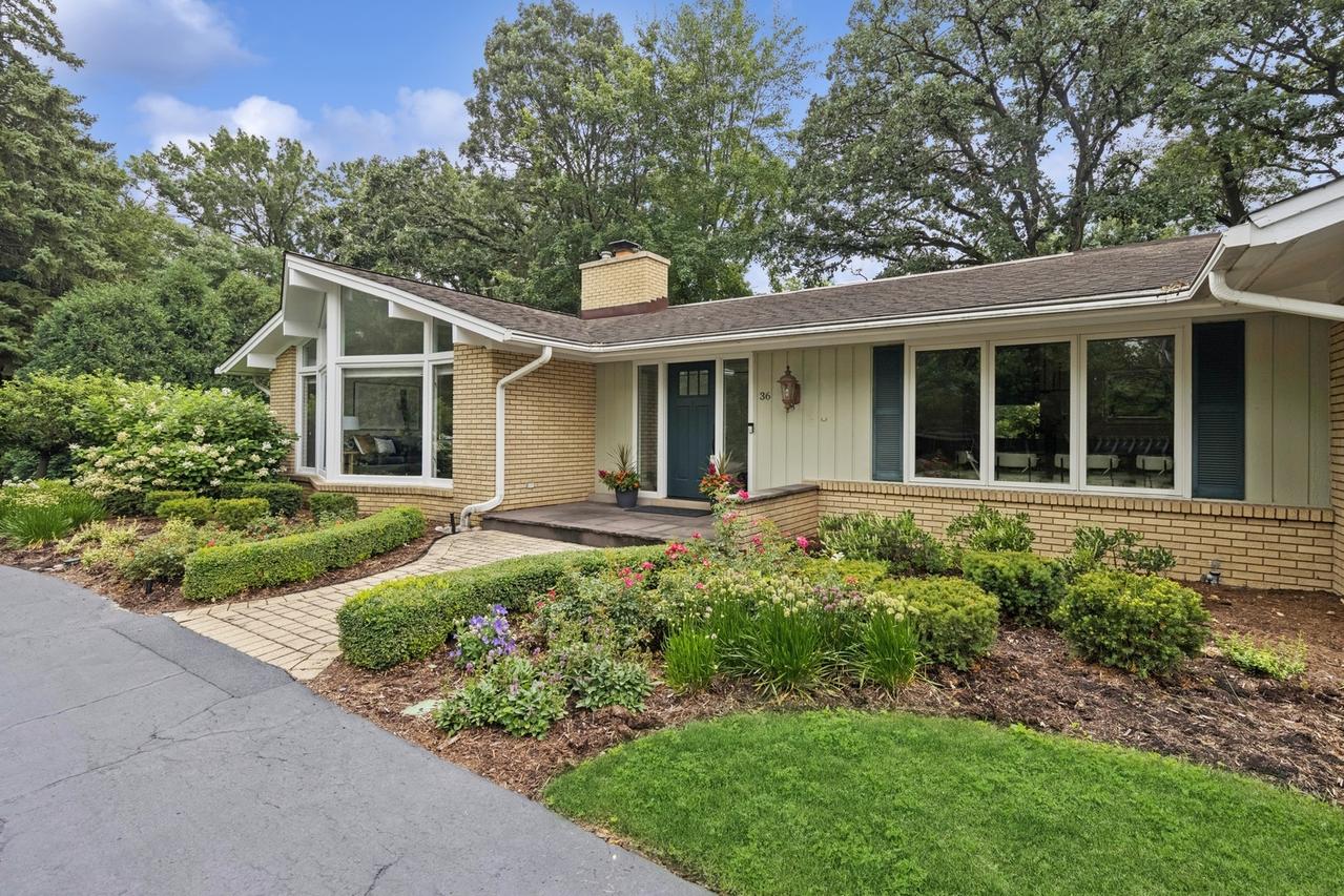36 Mockingbird Ln., Oak Brook, IL 60523