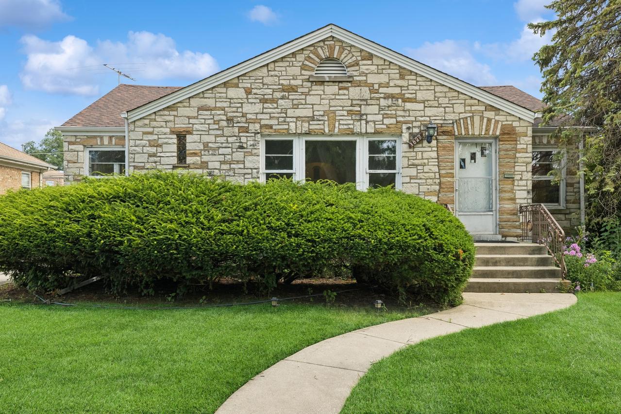 1627 N 76th Ave., Elmwood Park, IL 60707