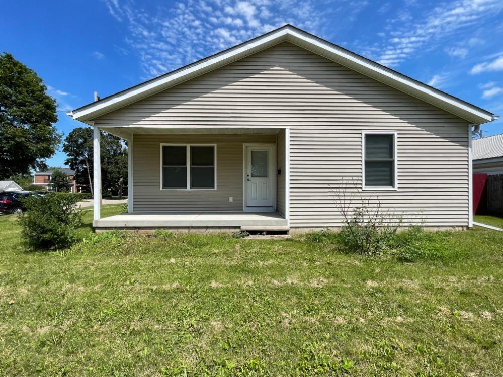 924 8th Ave., Rochelle, IL 61068