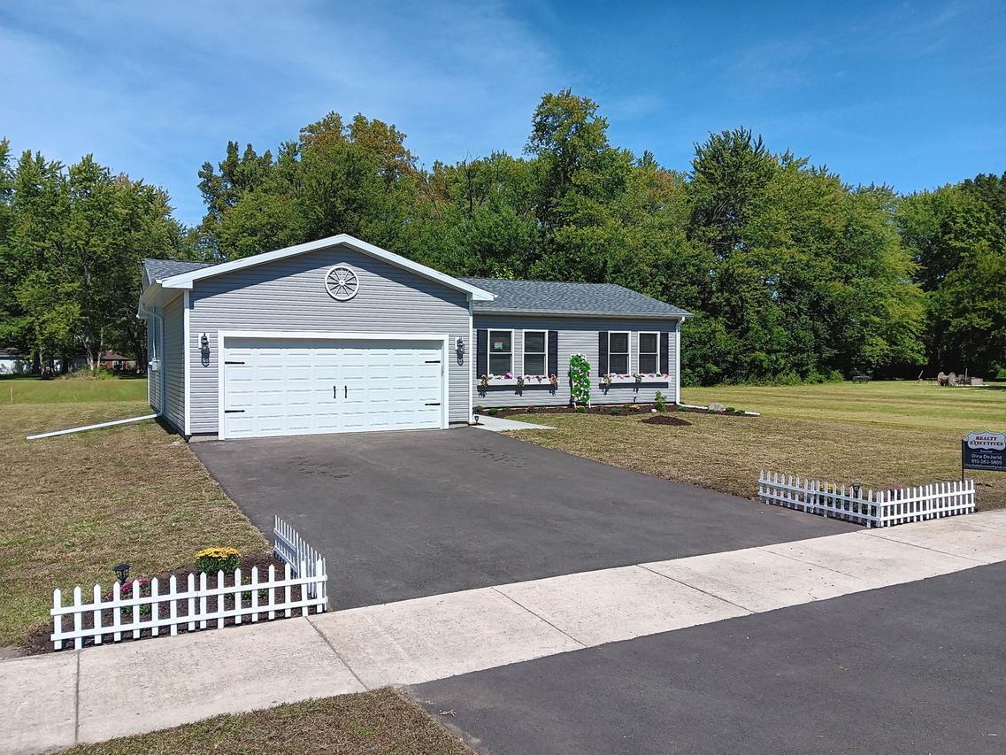 382 W 3rd St., Braidwood, IL 60408