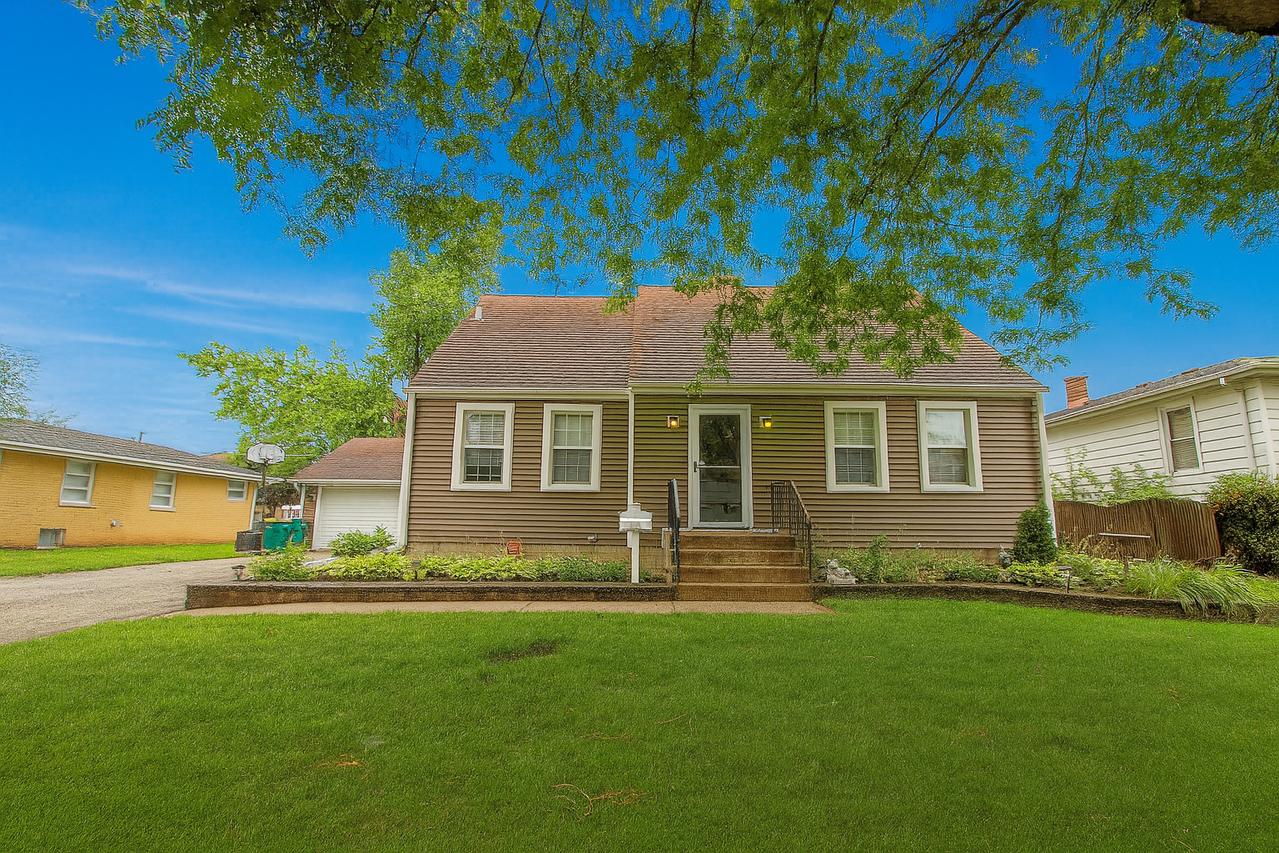 1025 Frederick St., Joliet, IL 60435