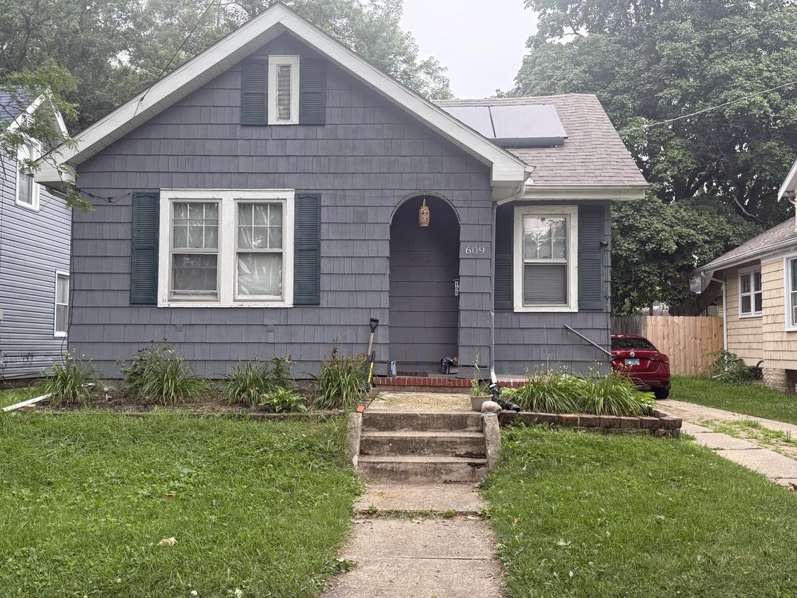609 S Union St., Aurora, IL 60505