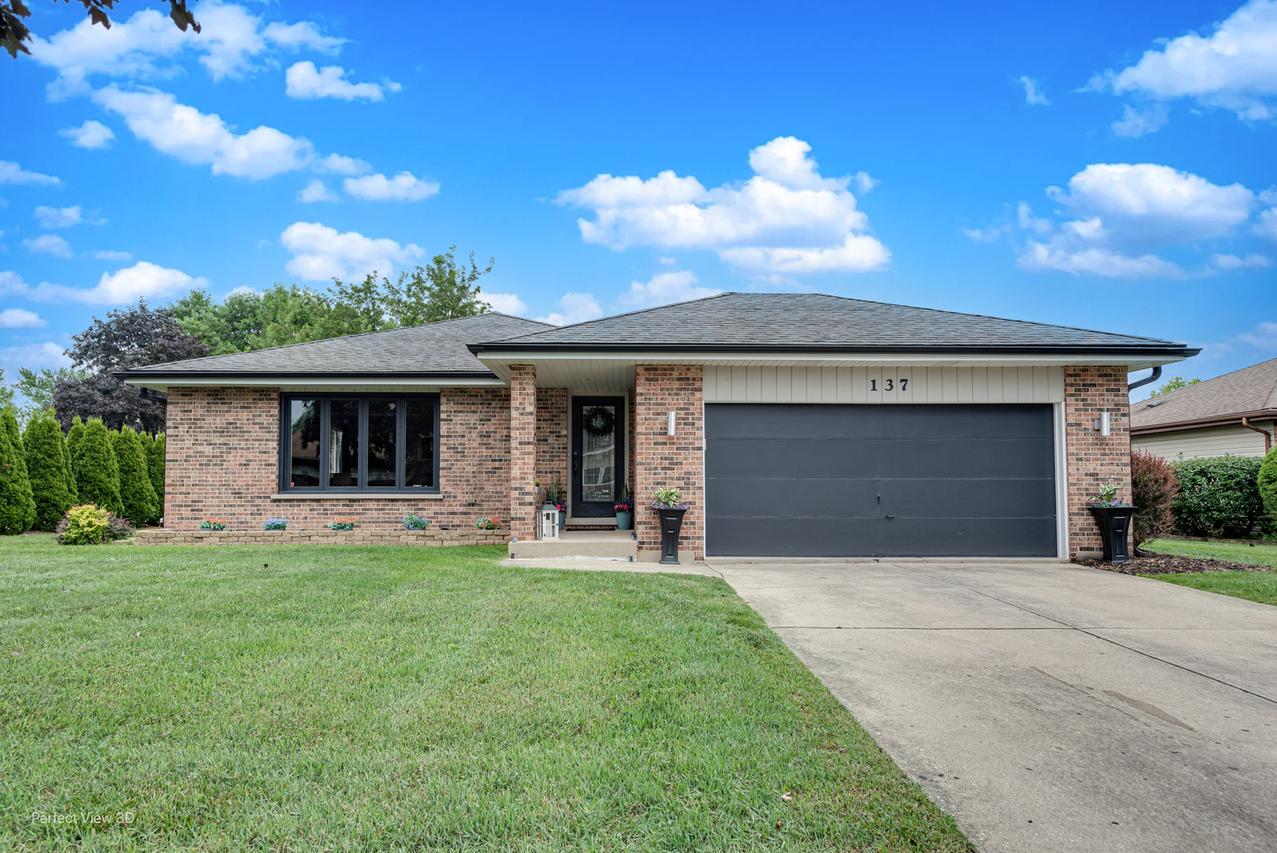 137 Paramount Dr., Wood Dale, IL 60191
