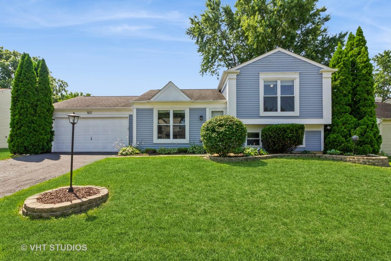1621 Saint Andrews Cir., Elgin, IL 60123