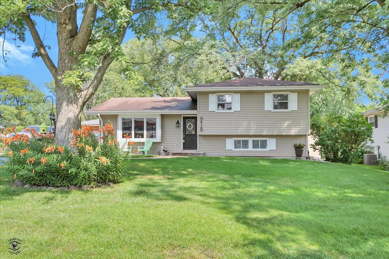 5915 Pershing Ave., Downers Grove, IL 60516