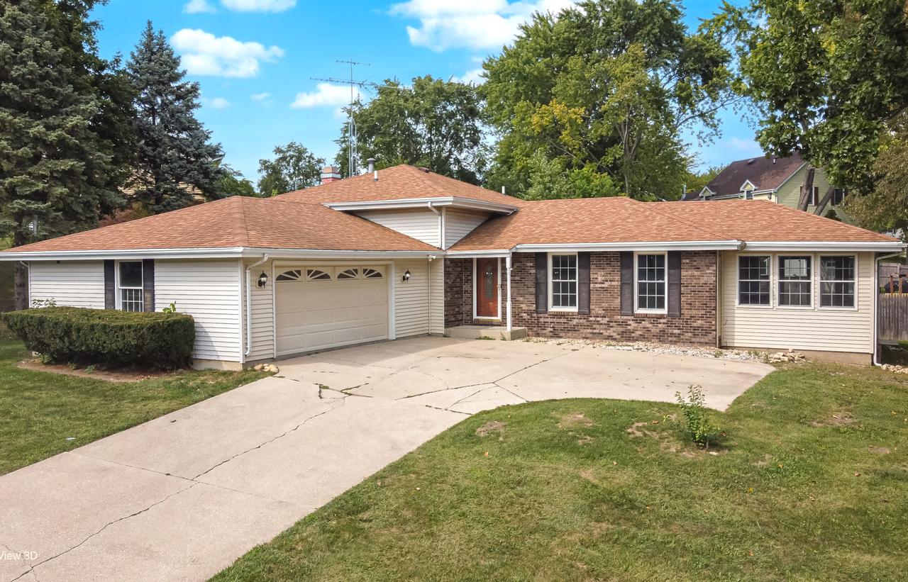 102 Hickory Ln., Morris, IL 60450