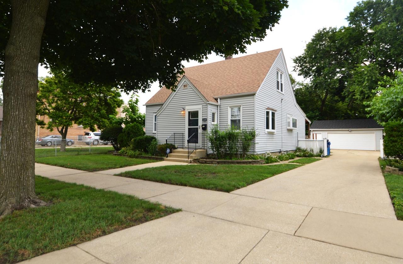 1529 N 33rd Ave., Melrose Park, IL 60160