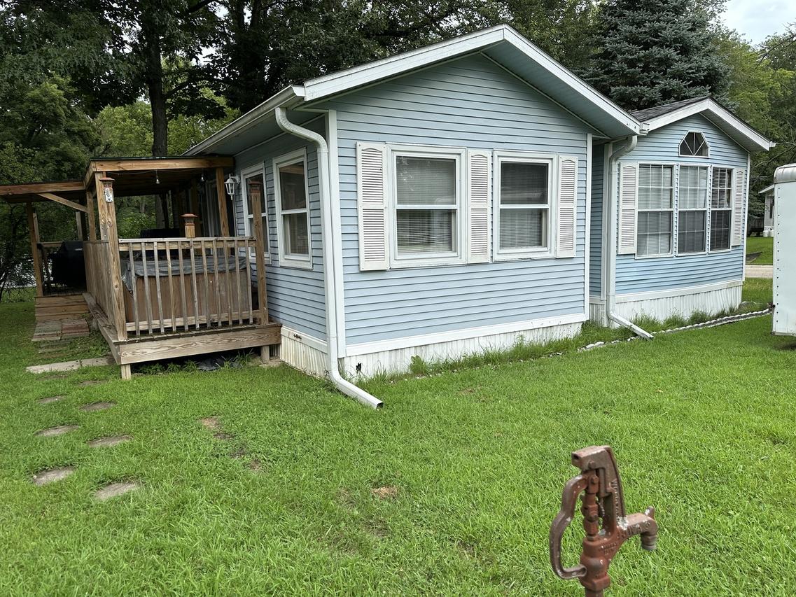 11-250 Woodhaven Lakes, Sublette, IL 61367