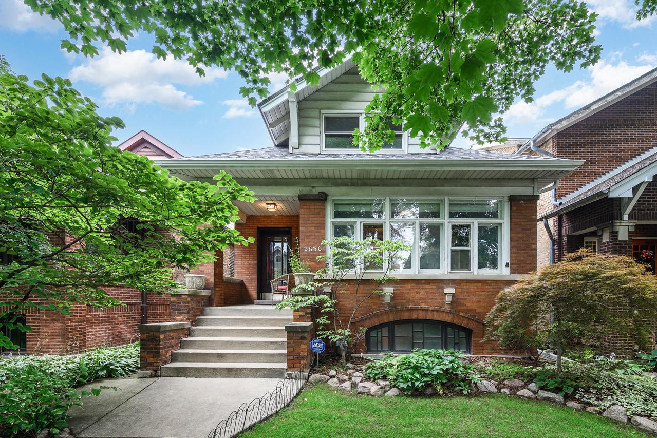2630 W Eastwood Ave., Chicago, IL 60625