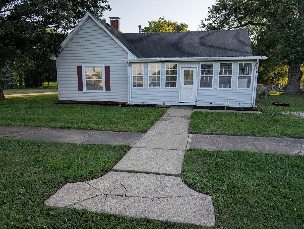 307 S Vine St., Sadorus, IL 61872