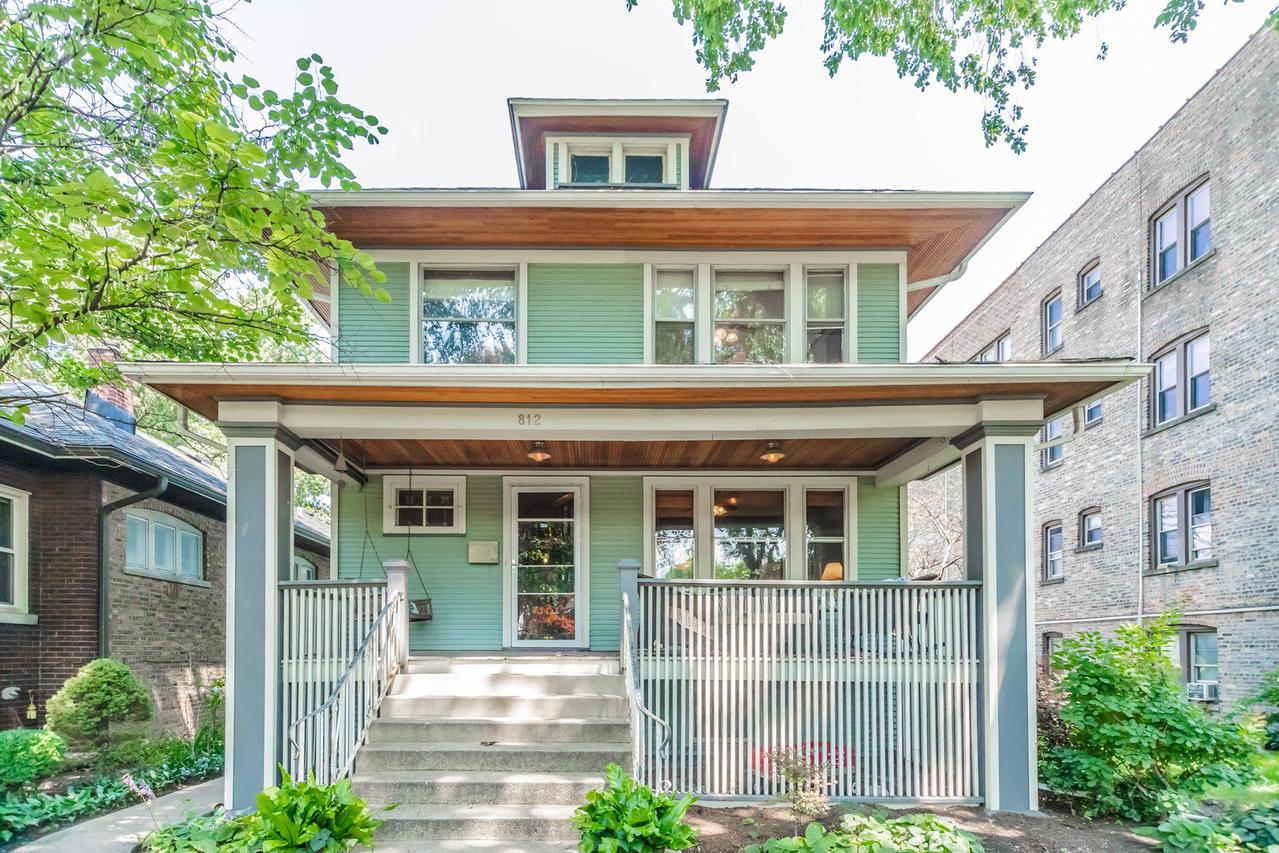 812 S Maple Ave., Oak Park, IL 60304