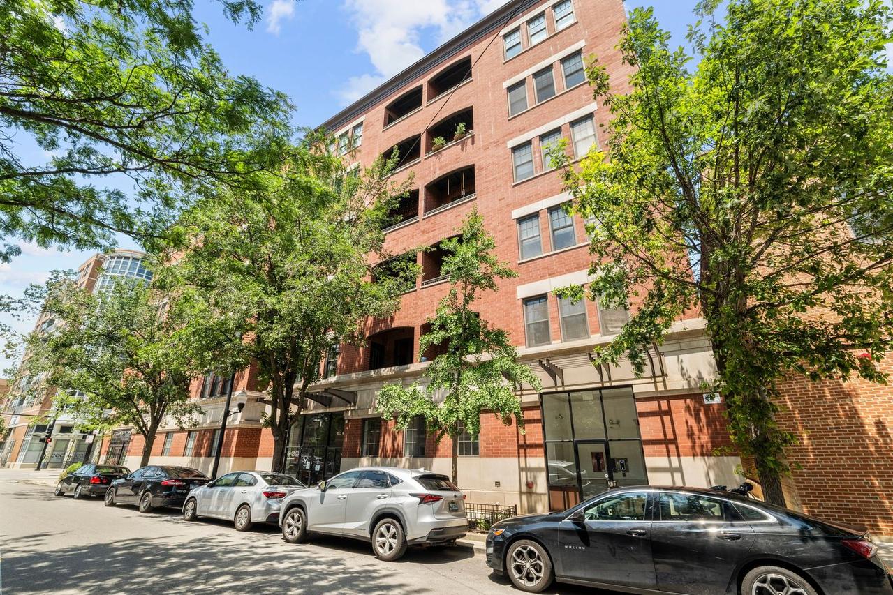 1148 W Monroe St. #6NE, Chicago, IL 60607
