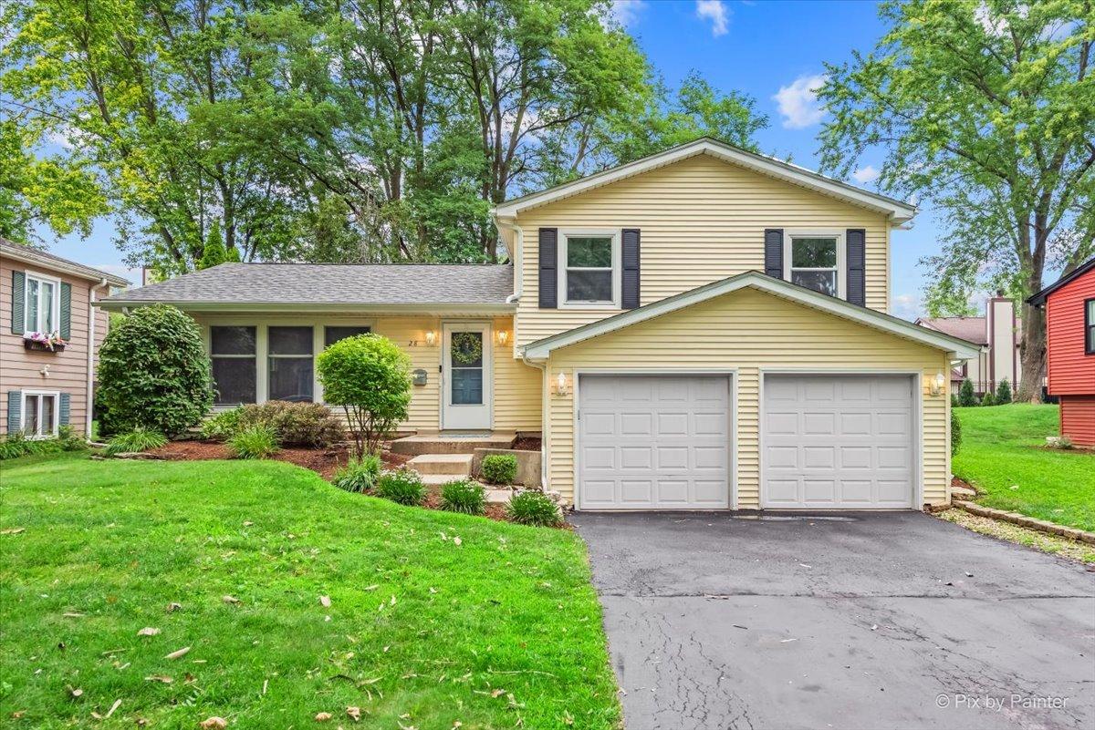 28 Roosevelt St., St. Charles, IL 60174