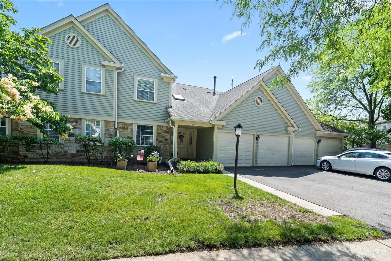 307 Glasgow Ln. #V2, Schaumburg, IL 60194