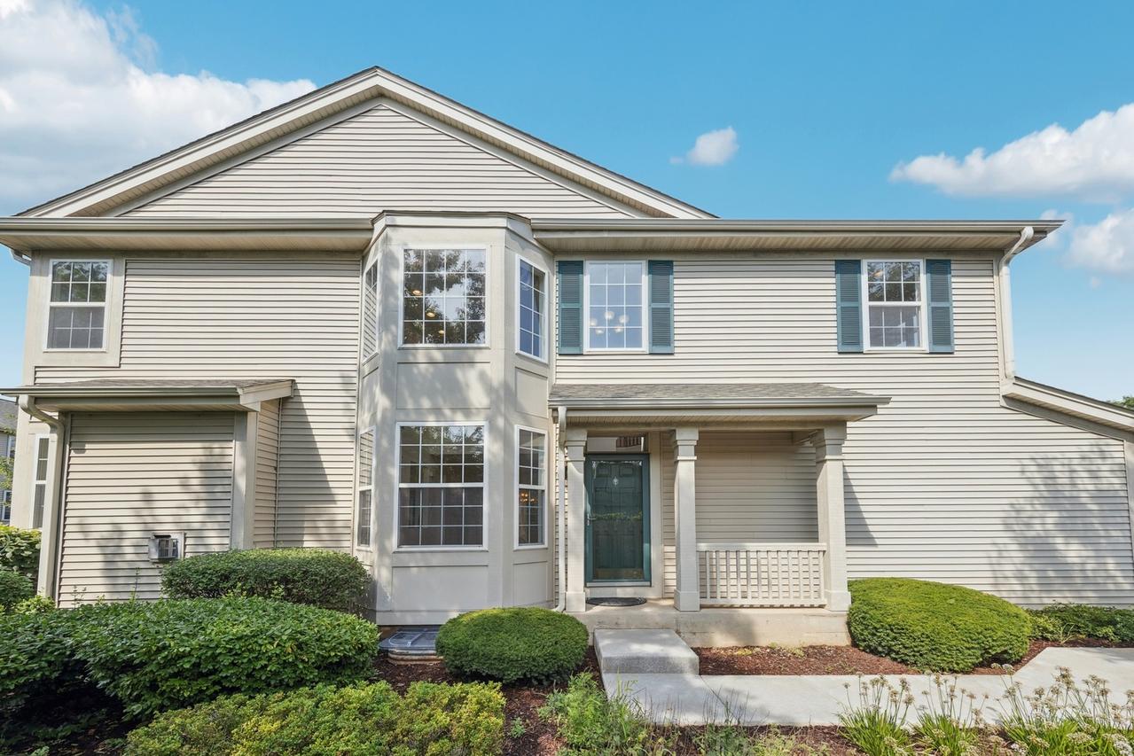 379 Evergreen Cir., Glendale Heights, IL 60139