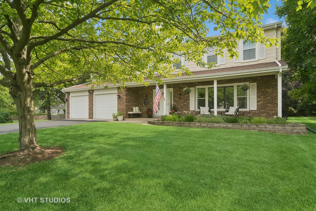 101 Tudor Dr., Barrington, IL 60010