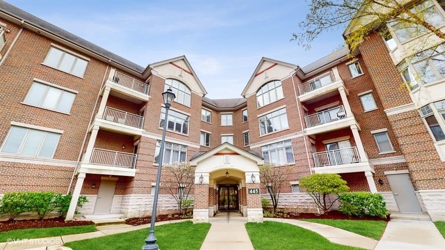 445 Village Green Dr. #201, Lincolnshire, IL 60069