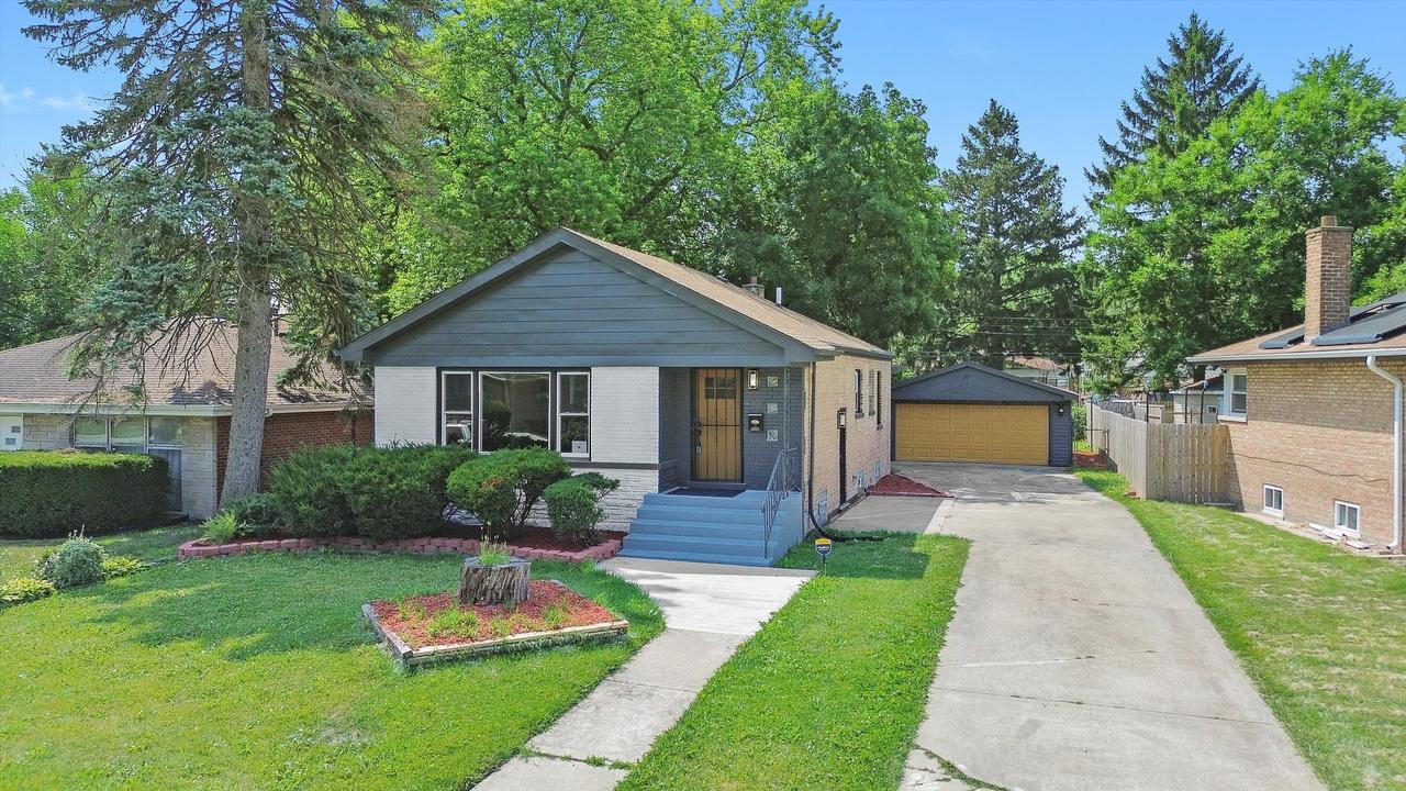 657 Orchid Dr., South Holland, IL 60473