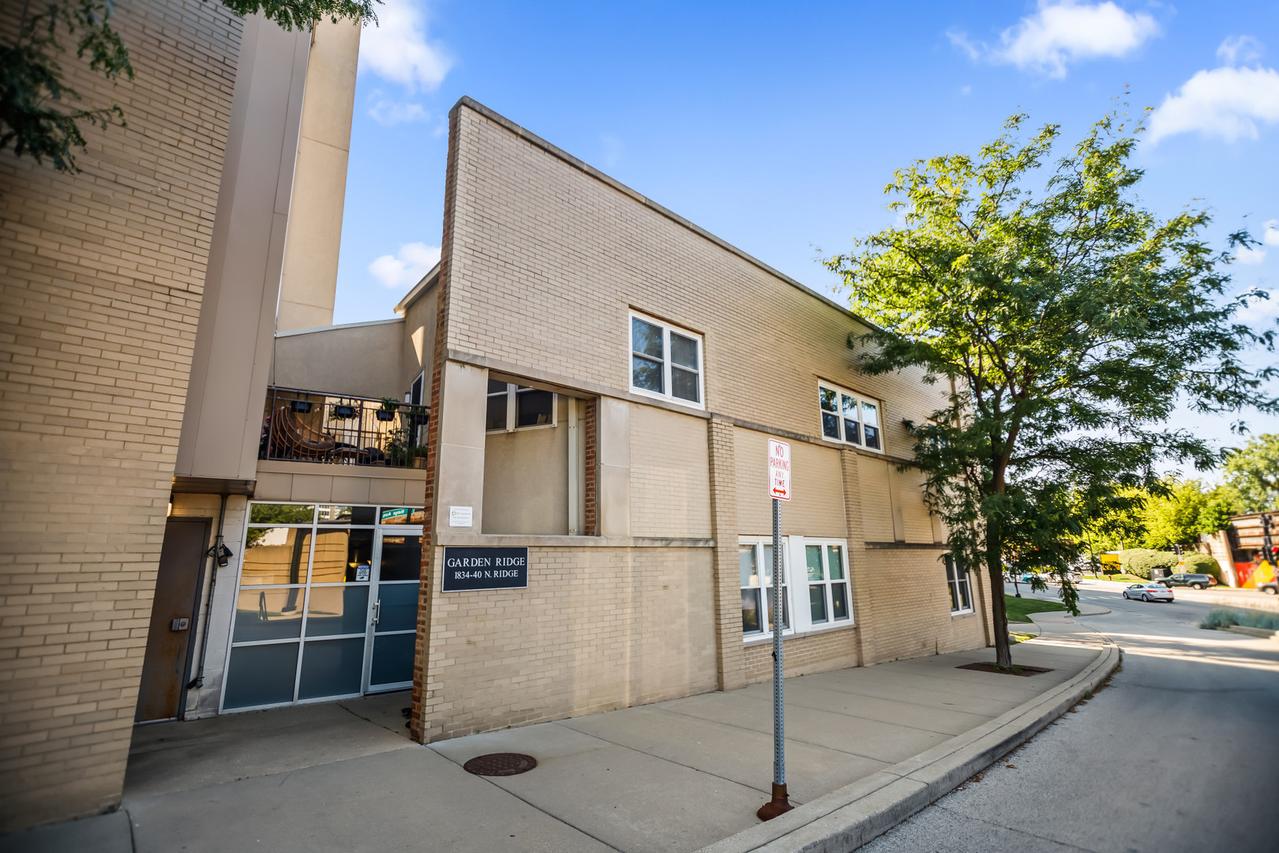 1834 Ridge Ave. #106, Evanston, IL 60201