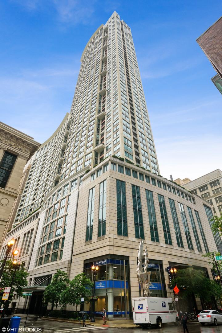 130 N Garland Ct. #3003, Chicago, IL 60602