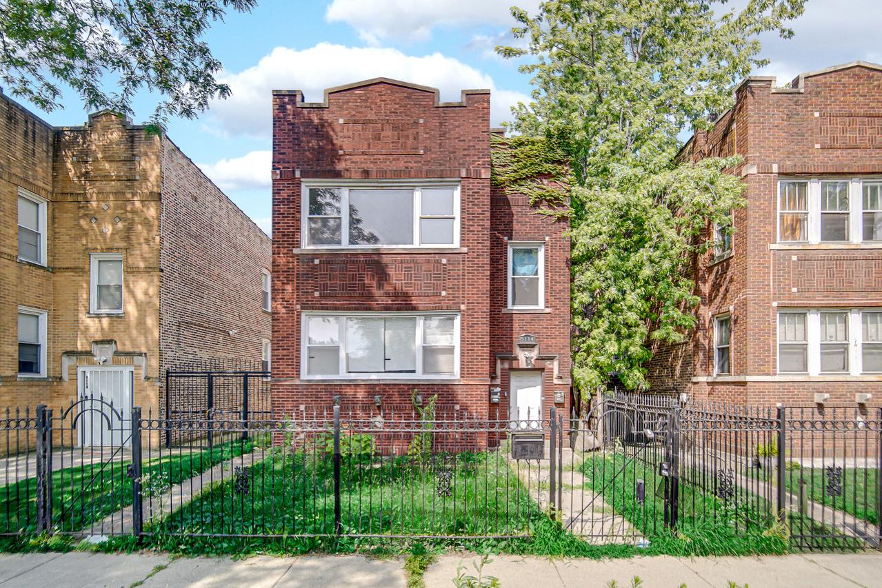 8114 S Manistee Ave., Chicago, IL 60617