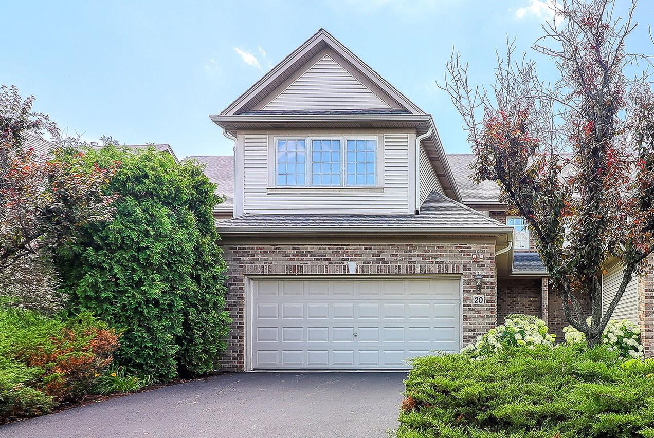 20 Oak Creek Ct., North Aurora, IL 60542