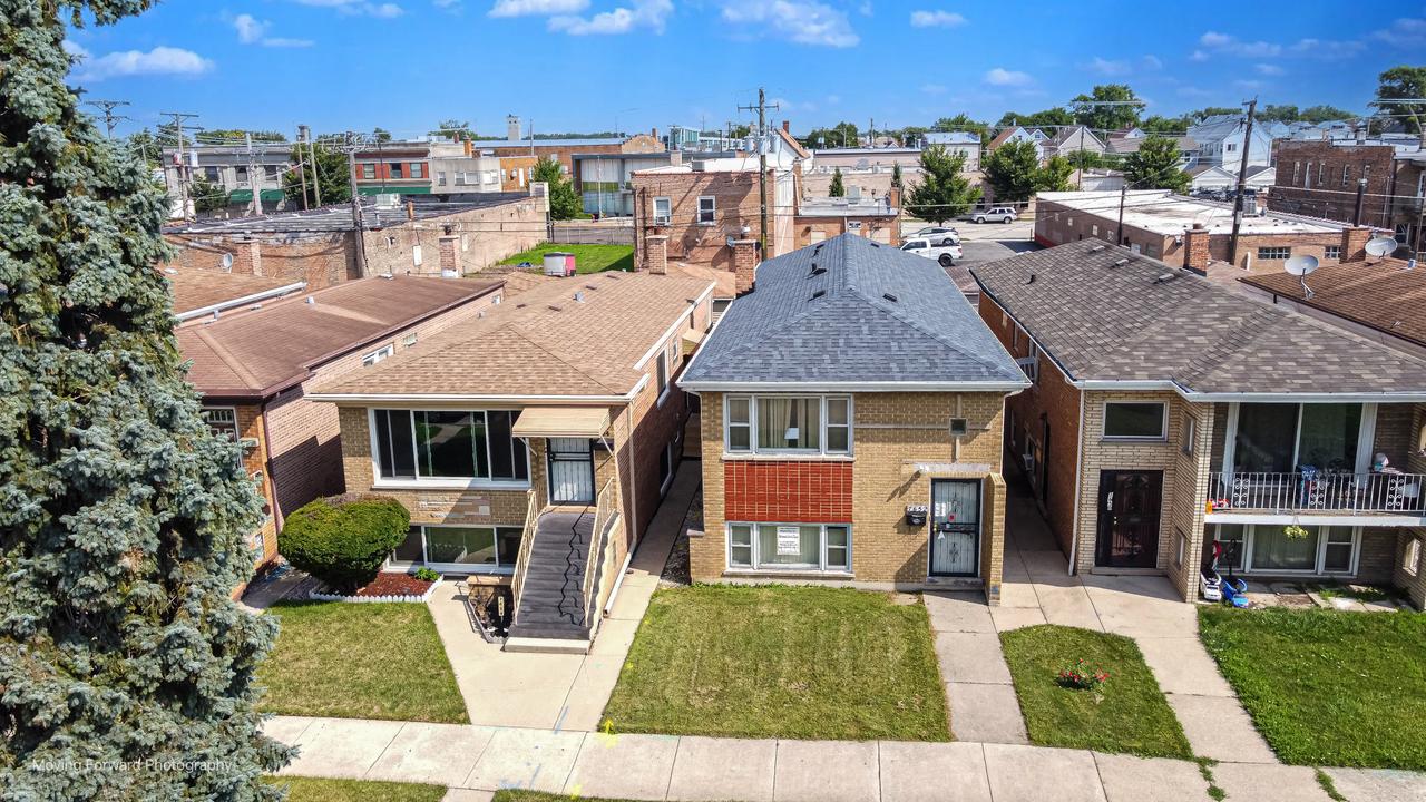 7652 W 63rd Pl., Summit, IL 60501