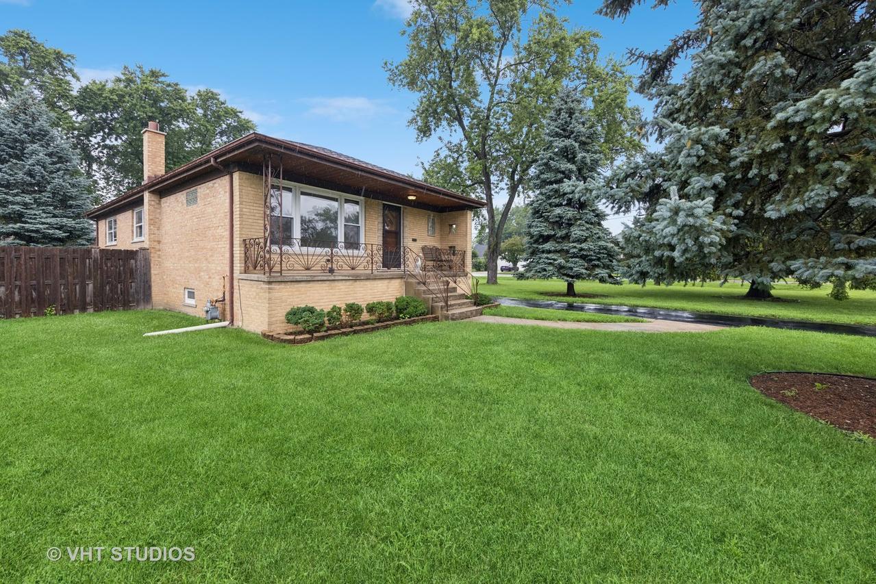 0S414 Cadwell Ave., Elmhurst, IL 60126