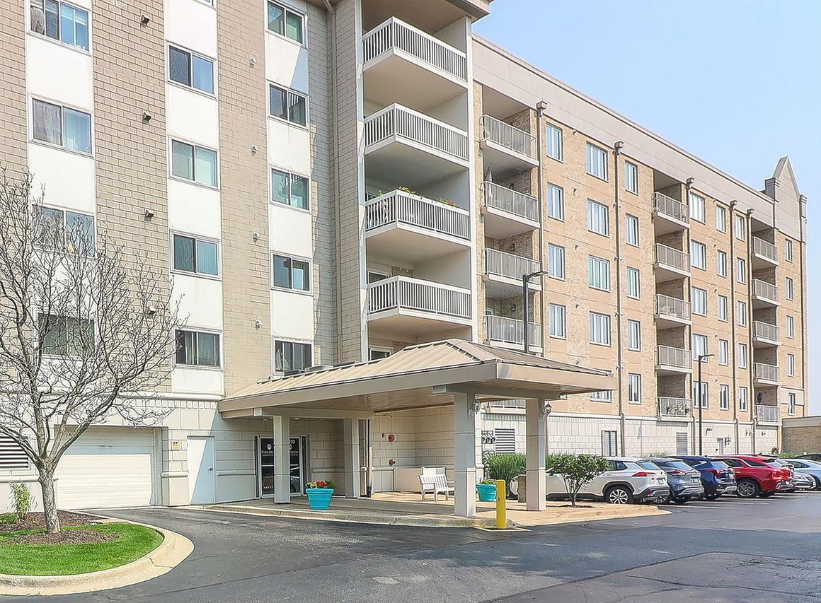 2020 Saint Regis Dr. #509, Lombard, IL 60148