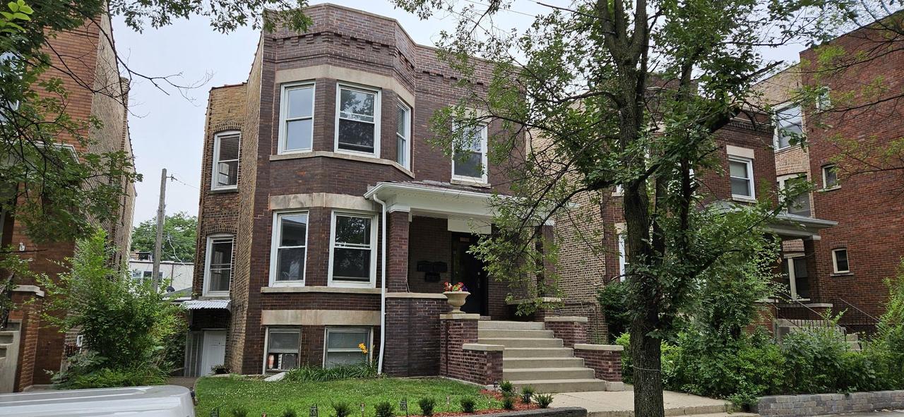 5015 W Montrose Ave., Chicago, IL 60641