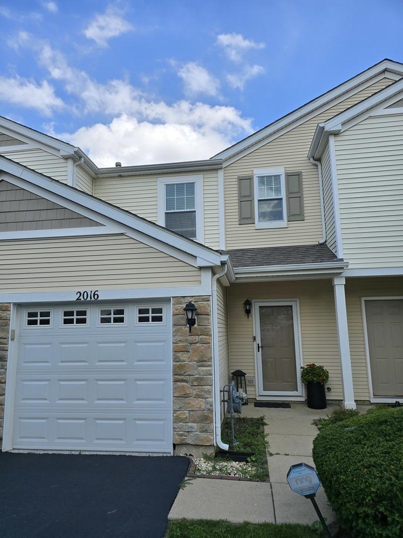 2016 Limestone Ln., Carpentersville, IL 60110