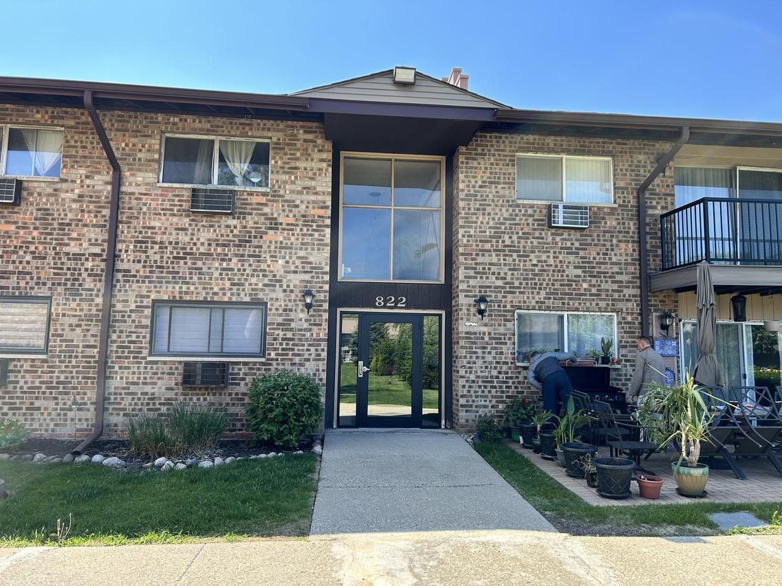 822 E Old Willow Rd. #201, Prospect Heights, IL 60070