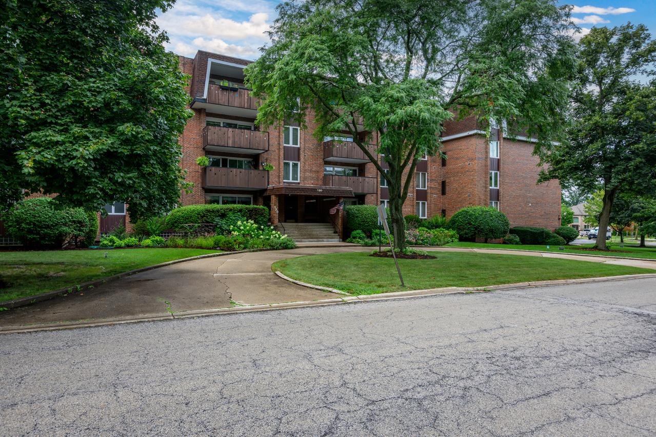 120 S Spruce Ave. #406, Wood Dale, IL 60191
