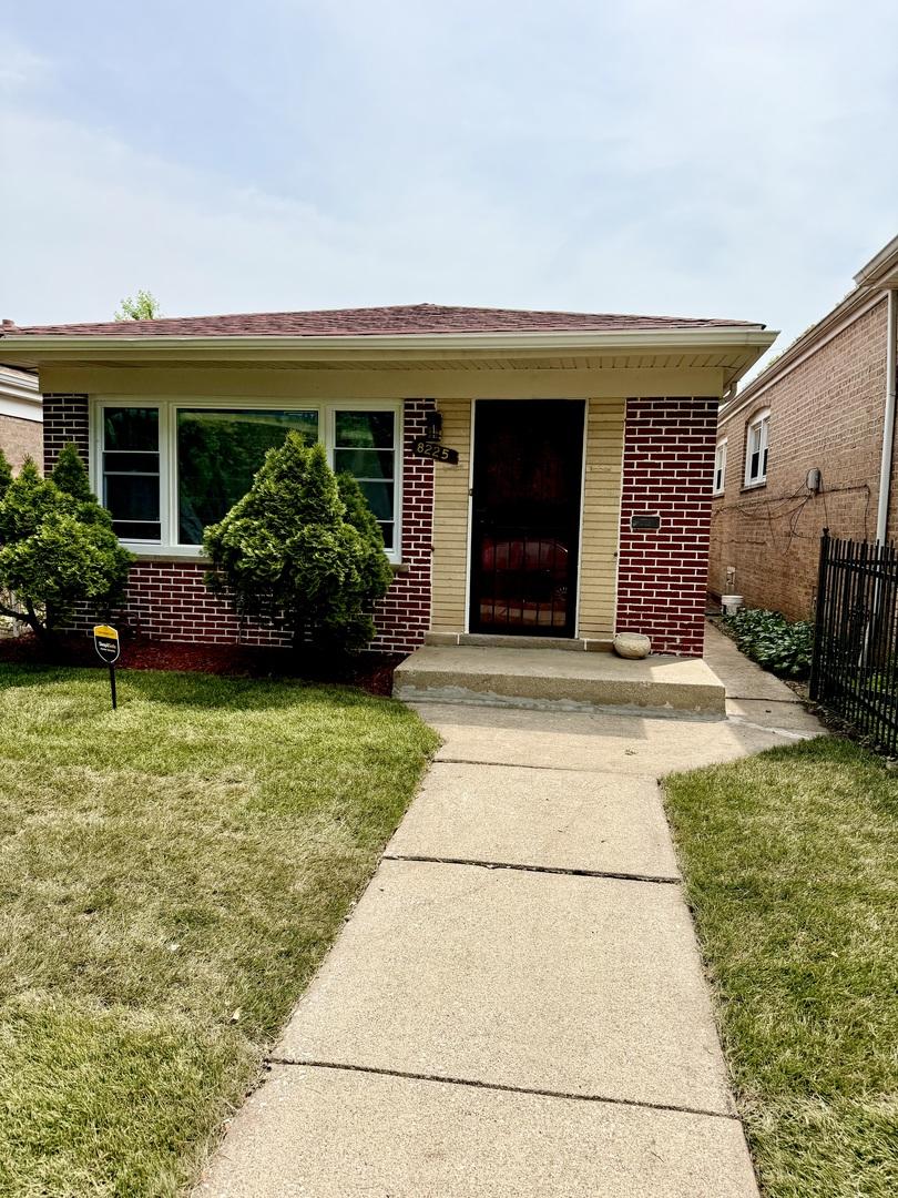 8225 S Wentworth Ave., Chicago, IL 60620